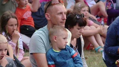 Anna Dymna czytała dzieciom na polanie w Lubiatowie 