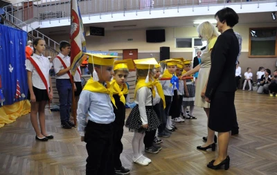 Pasowanie na ucznia w Chopinowskiej piątce (fot. Leszek Spigarski)