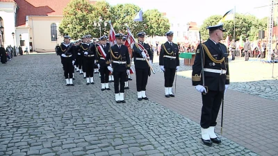 Przekazanie repliki sztandaru 1 Morskiego Pułku Strzelców