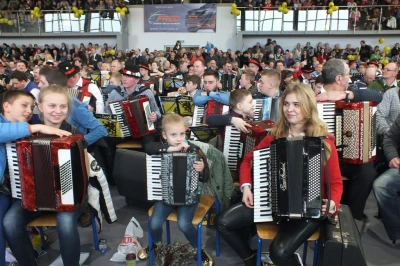 DJK Bojano 2016. Rekord Polski w jednoczesnej grze na akordeonach pobity - fot. Leszek Spigarski