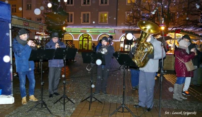 Wejherowo: Lodowisko, karuzela i jarmark (fot. Leszek Spigarski)