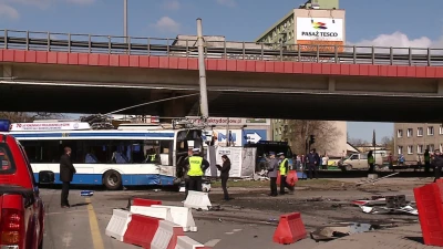 Wypadek tira i trolejbusa w Gdyni