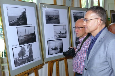 Wernisaż wystawy starych fotografii w wejherowskim muzeum - fot. Leszek Spigarski