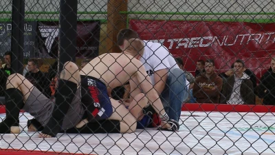 Siła mięśni czy technika, zawody MMA w Pucku