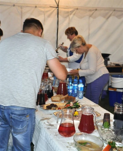 Dzień Sąsiada - piknik rodzinny na Osiedlu Sucharskiego (fot. Leszek Spigarski)