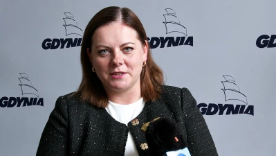 'To, co spotkało prezydent Gdyni i jej bliskich jest absolutnie niedopuszczalne'. Poluzowane śruby w kołach samochodu