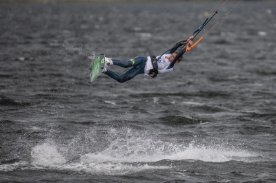 Puchar i Mistrzostwa Polski w kitesurfingu i wingfoilu w Pucku