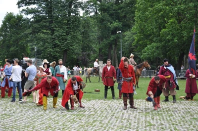 Rekonstrukcja historyczna 2016. Atak na taborowy wóz kupiecki fot. Leszek Spigarski