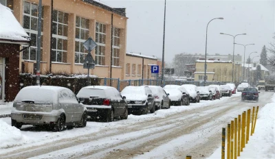 Wejherowo  - zimowa aura na osiedlowych ulicach (8.02.2017) - fot. Leszek Spigarski