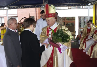 Rocznica nadania imienia Jana Pawła II Samorządowemu Gimnazjum w Bolszewie