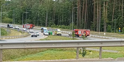 Na Trasie Kaszubskiej uderzył w bariery energochłonne