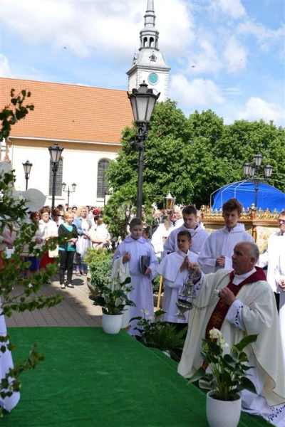 Boże Ciało 2017. Uroczystośc w parafii pw. Trójcy Świętej w Wejherowie. Fot. Leszek Spigarski