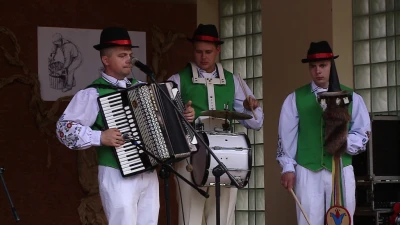Piknik Ginących Zawodów w Domku Drzewiarza