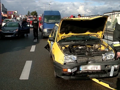 Kolizja 3 aut na krajowej szóstce
