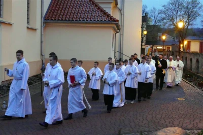 Wielka Sobota - Wigilia Paschalna w Wejherowskiej Kolegiacie - fot. Leszek Spigarski