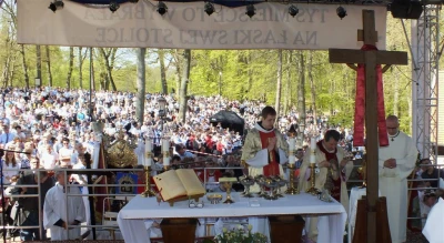 Ostatni dzień Odpustu Wniebowstąpienia Pańskiego. Suma odpustowa na Kalwarii Wejherowskiej fot. Leszek Spigarski