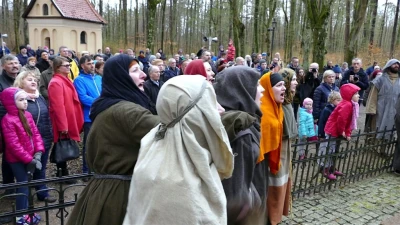 Wielki Czwartek - inscenizacja Drogi Pojmania w wykonaniu Misterników Kaszubskich fot. Leszek Spigarski