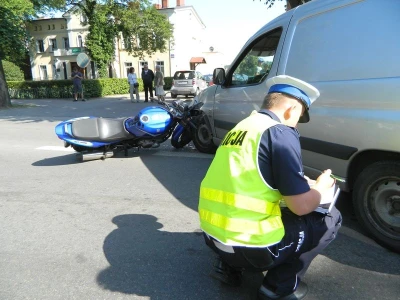 Zderzenie motocykla Suzuki z Peugeotem