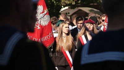 Przekazanie repliki sztandaru 1 Morskiego Pułku Strzelców