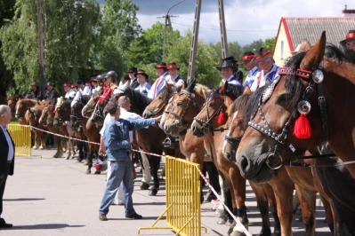 Poświecenie sztandaru dla Zrzeszenia Kaszubskich Kuczerów
