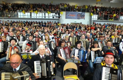 DJK Bojano 2016. Rekord Polski w jednoczesnej grze na akordeonach pobity - fot. Leszek Spigarski