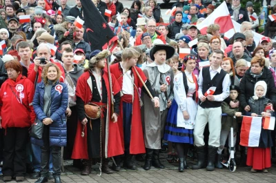 Biało-czerwona parada niepodległościowa w Wejherowie