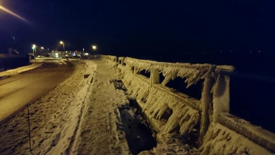 Rewa zimową nocą 