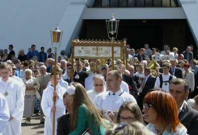 Procesja Bożego Ciała w parafii pw. NMP Królowej Polski w Wejherowie (fot. Leszek Spigarski)