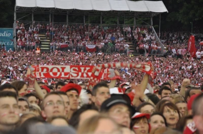 Tłumy w gdańskiej Strefie Kibica