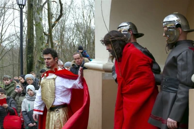 Wielki Piątek - Misterium Męki Pańskiej część I - Jezus na śmierć skazany - fot. Leszek Spigarski oraz Marta Krawczyk