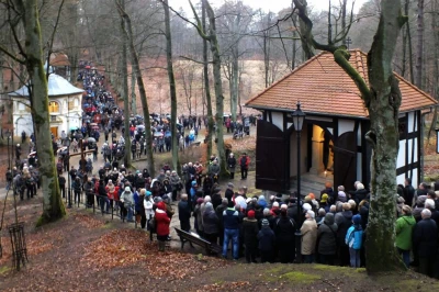 Wielki Post 2016 - Pierwsza Droga Krzyżowa na Kalwarii Wejherowskiej. fot. Leszek Spigarski