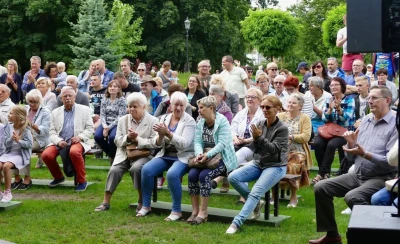 Muzyczne Lato 2017. Zespół „Foliba” na małej scenie w Parku Miejskim