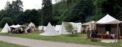 Rekonstrukcje Historyczne 2016. Obozowisko w Parku Miejskim. fot. Leszek Spigarski