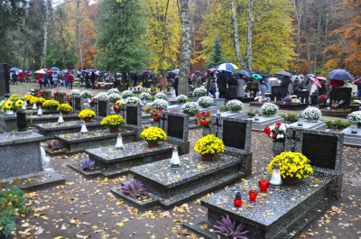 Uroczystość Wszystkich Świętych na wejherowskim cmentarzu - fot. Leszek Spigarski