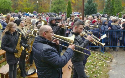 Uroczystość Wszystkich Świętych na wejherowskim cmentarzu 1.11.2017 - fot. Leszek Spigarski