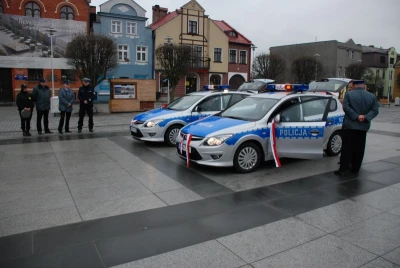 Dwa nowe radiowozy w puckim garnizonie
