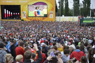 Mecz Hiszpania-Włochy. Tłumy w Fan Zone