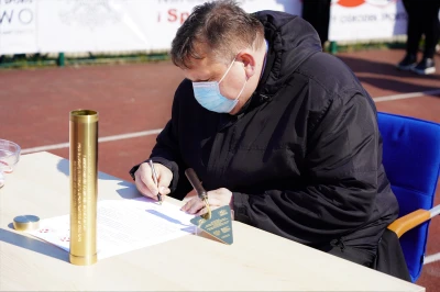 Uroczystość wmurowania aktu erekcyjnego pod budowę internatu sportowego w COS w Cetniewie