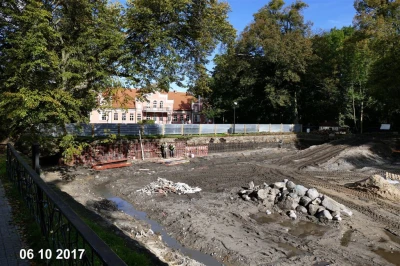Remont łabędziego stawu w Parku Miejskim, 2017, fot. Leszek Spigarski