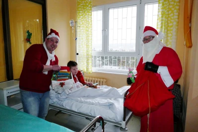 Mikołaj odwiedził dzieci w wejherowskim szpitalu – 2017 fot. Leszek Spigarski