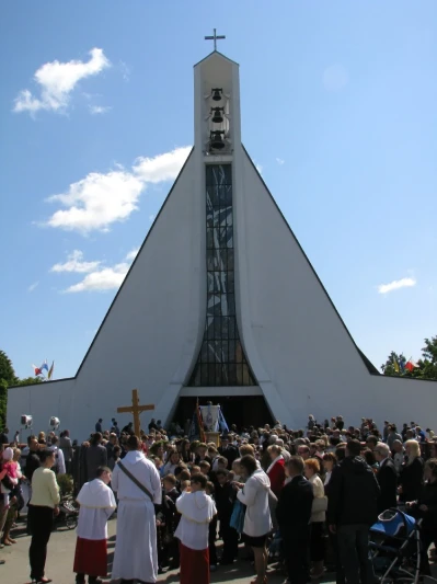 Procesja Bożego Ciała w parafii pw. NMP Królowej Polski w Wejherowie (fot. Leszek Spigarski)