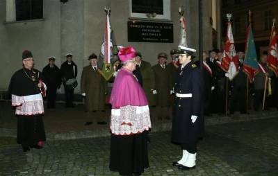 Wejherowo 2010 - montaż i poświęcenie popiersia Jana Pawła  fot. Leszek Spigarski
