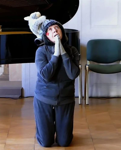 Spektakl Od przedszkola do seniora w wykonaniu teatru Srebrna Nitka fot. Leszek Spigarski