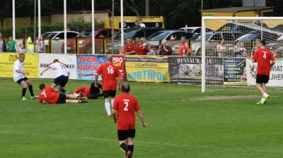 Księża i samorządowcy - mecz na Wzgórzu Wolności, fot. Leszek Spigarski