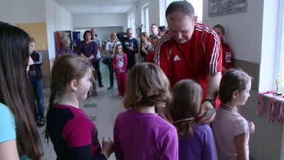 Sztafety pływackie walczyły o mistrzostwo powiatu