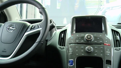 Elektryczny Opel przyjechał do Gdyni