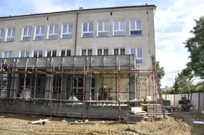 Trwa remont SP 6 w Rumi