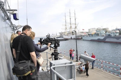 Tłumy zwiedzających na ORP Piorun