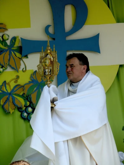 Procesja Bożego Ciała w parafii pw. NMP Królowej Polski w Wejherowie (fot. Leszek Spigarski)