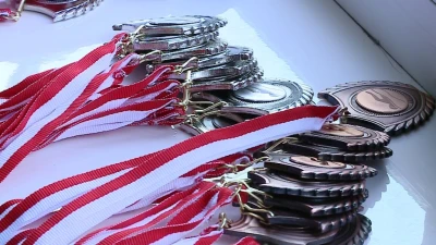 Sztafety pływackie walczyły o mistrzostwo powiatu